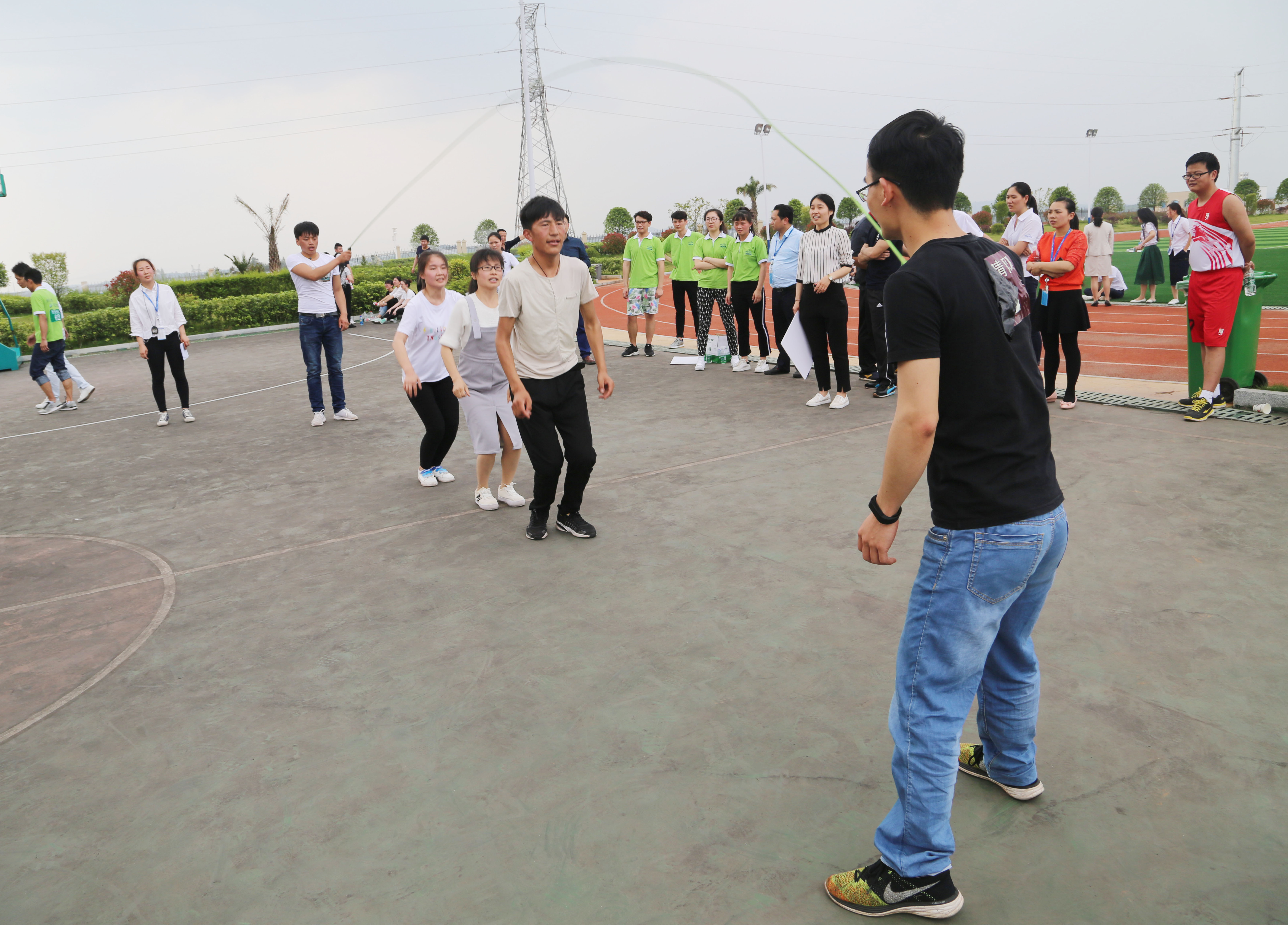 ȫѶ600cc��ײ�(�й�)���޹�˾����