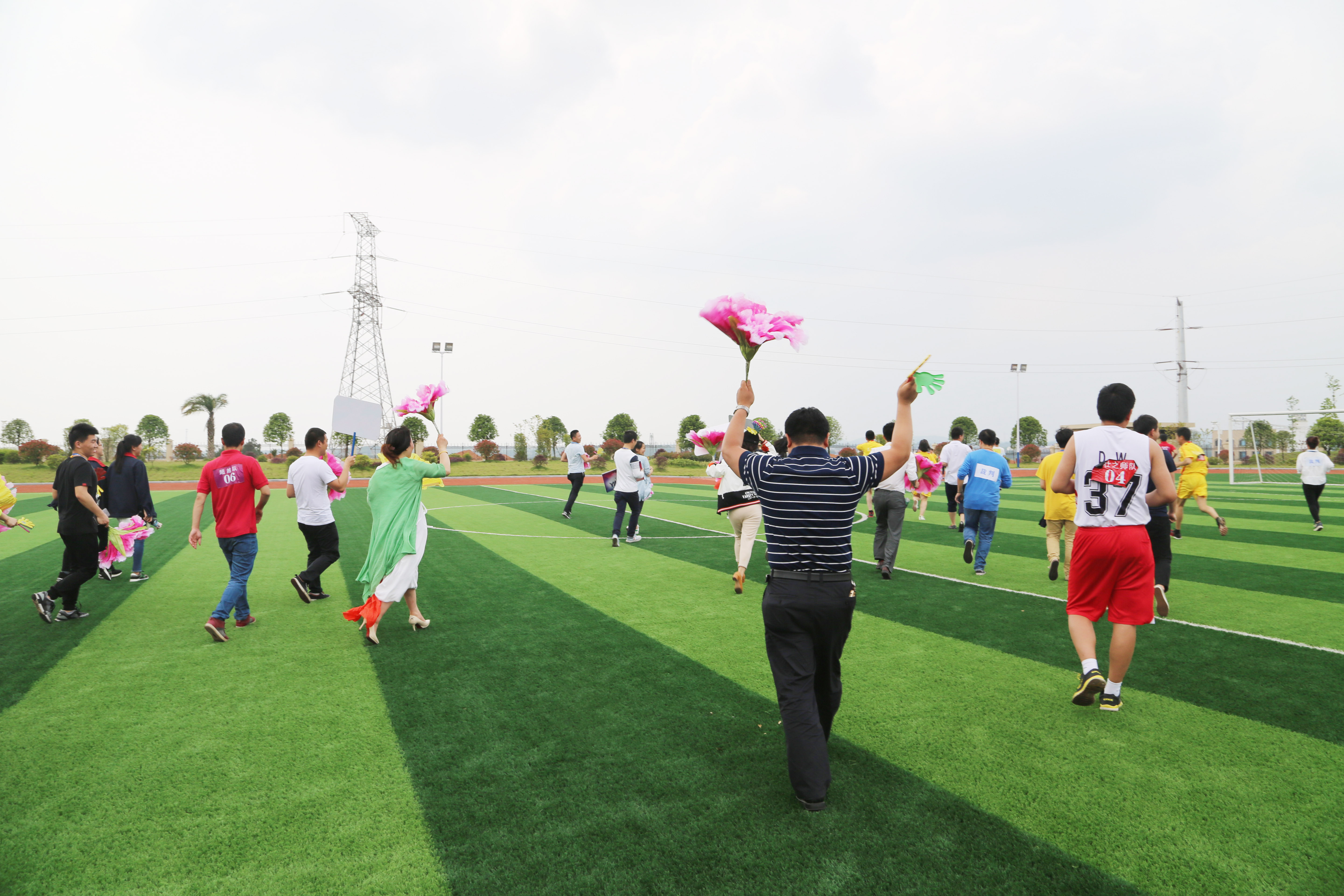 ȫѶ600cc��ײ�(�й�)���޹�˾����