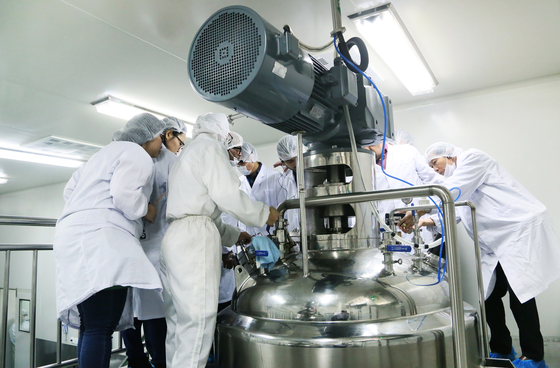 ȫѶ600cc��ײ�(�й�)���޹�˾����