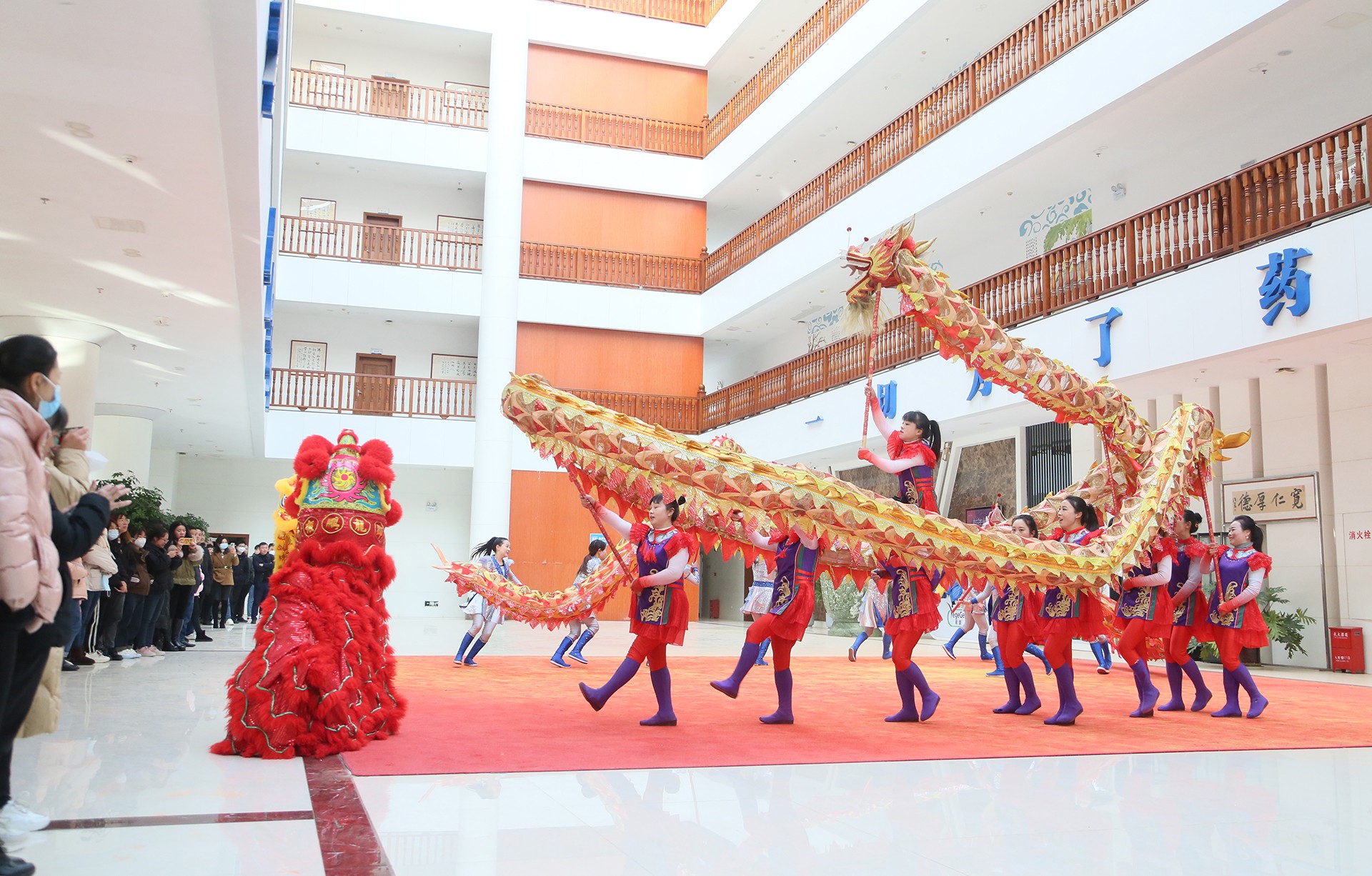 ȫѶ600cc��ײ�(�й�)���޹�˾����