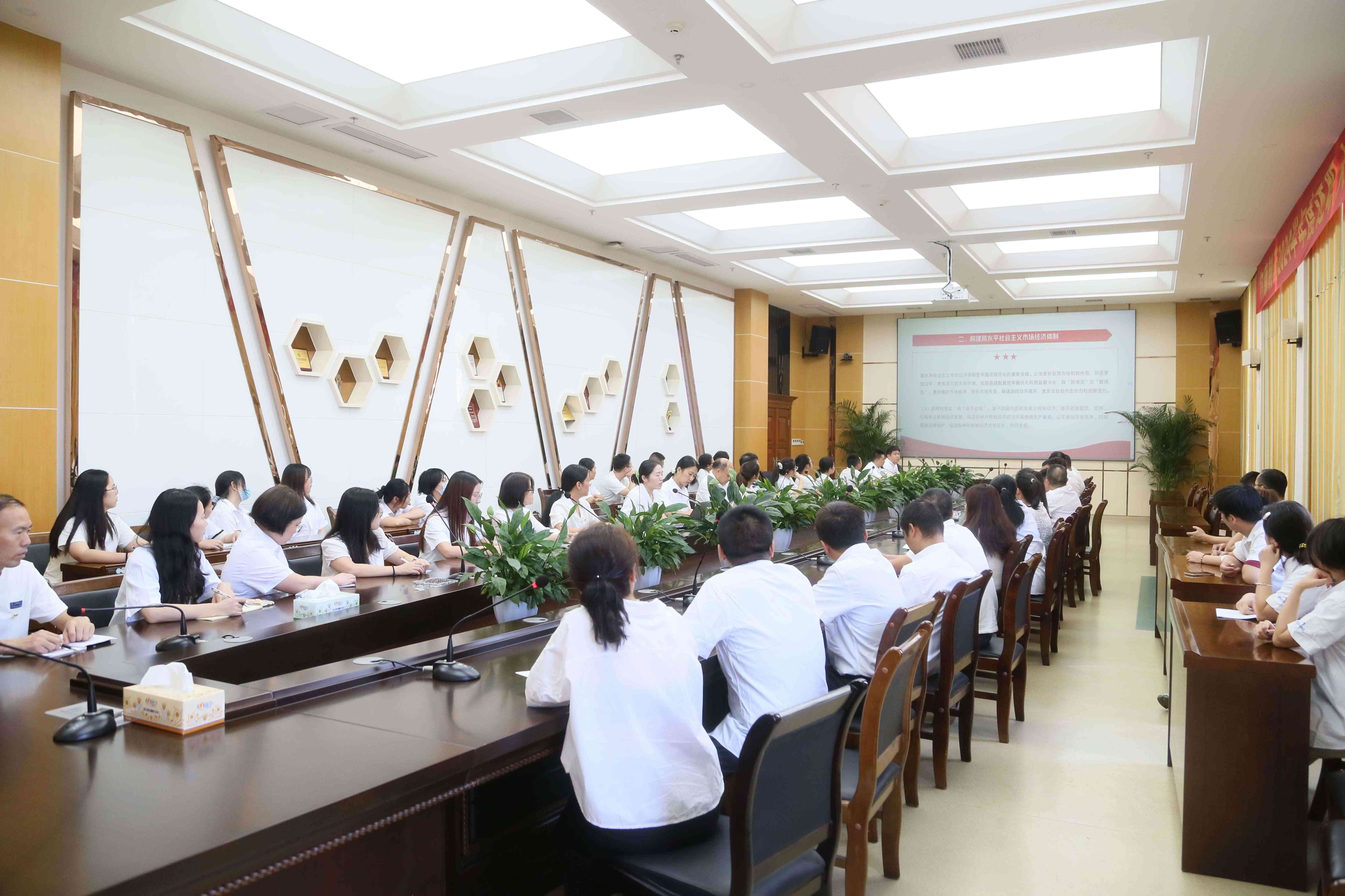 ȫѶ600cc��ײ�(�й�)���޹�˾����